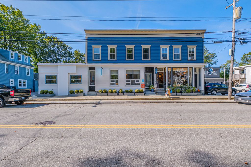 Photo of 90 Main Street, Yarmouth, ME 04096 (MLS # 1639270)