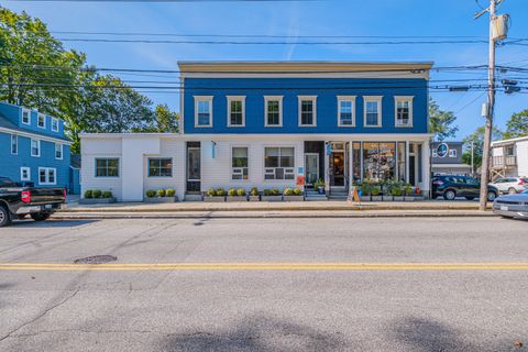 Photo of 90 Main Street, Yarmouth, ME 04096 (MLS # 1639270) Photo of 90 Main Street, Yarmouth, ME 04096 (MLS # 1639270)