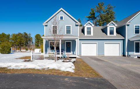Photo of 10 Webhannet Place #1, Kennebunk, ME 04043 (MLS # 1659739)