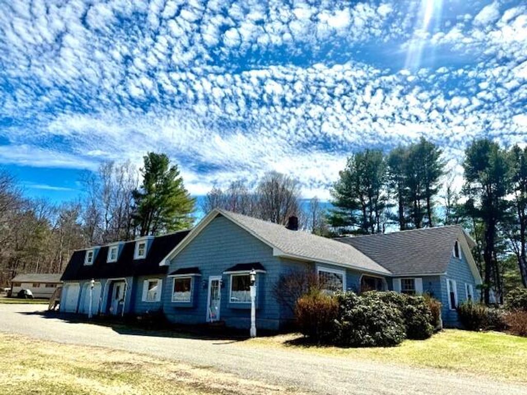 Photo of 14 Lakeshore Drive, Belgrade, ME 04917 (MLS # 1657697)