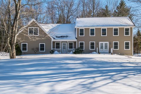 Photo of 16 Laurel Ridge Road, Scarborough, ME 04074 (MLS # 1652954)