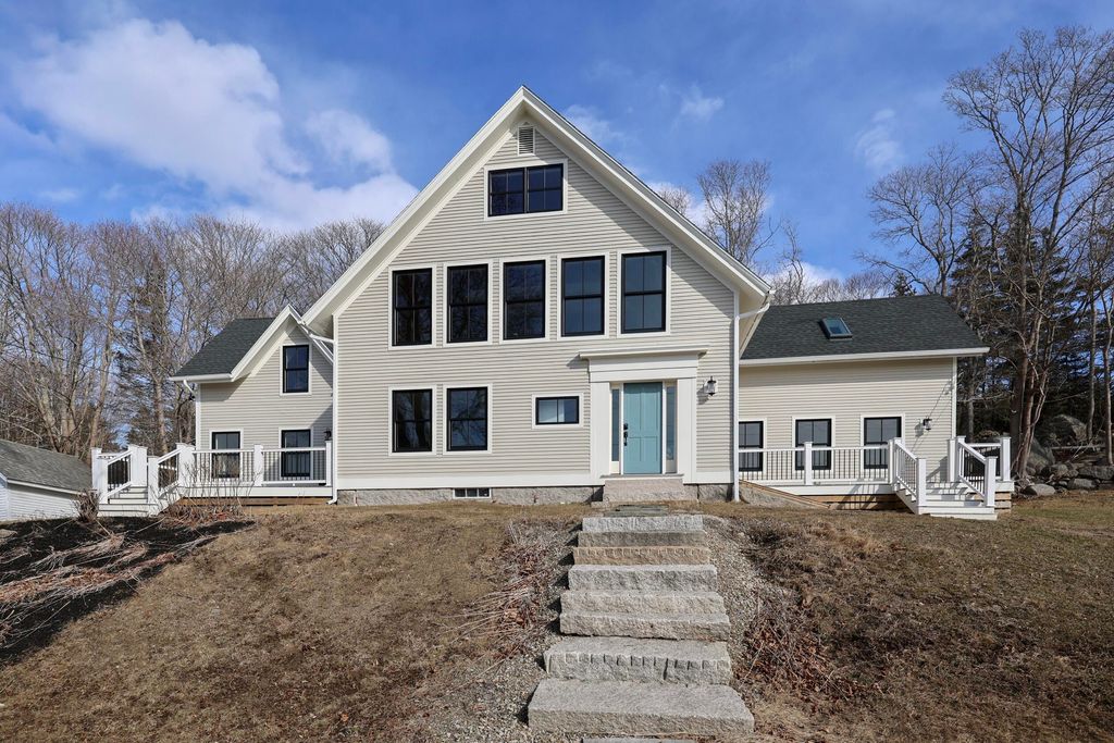 Photo of 46 Atlantic Avenue, Vinalhaven, ME 04863 (MLS # 1657034)