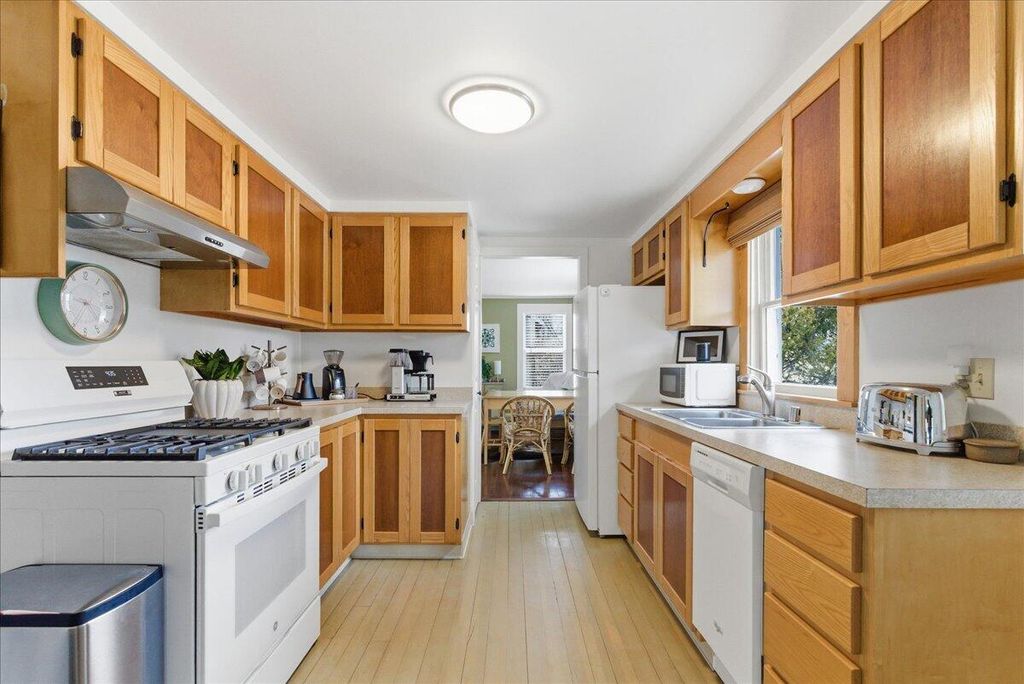 Photo of 122 Field Avenue, Auburn, ME 04210 (MLS # 1654778)