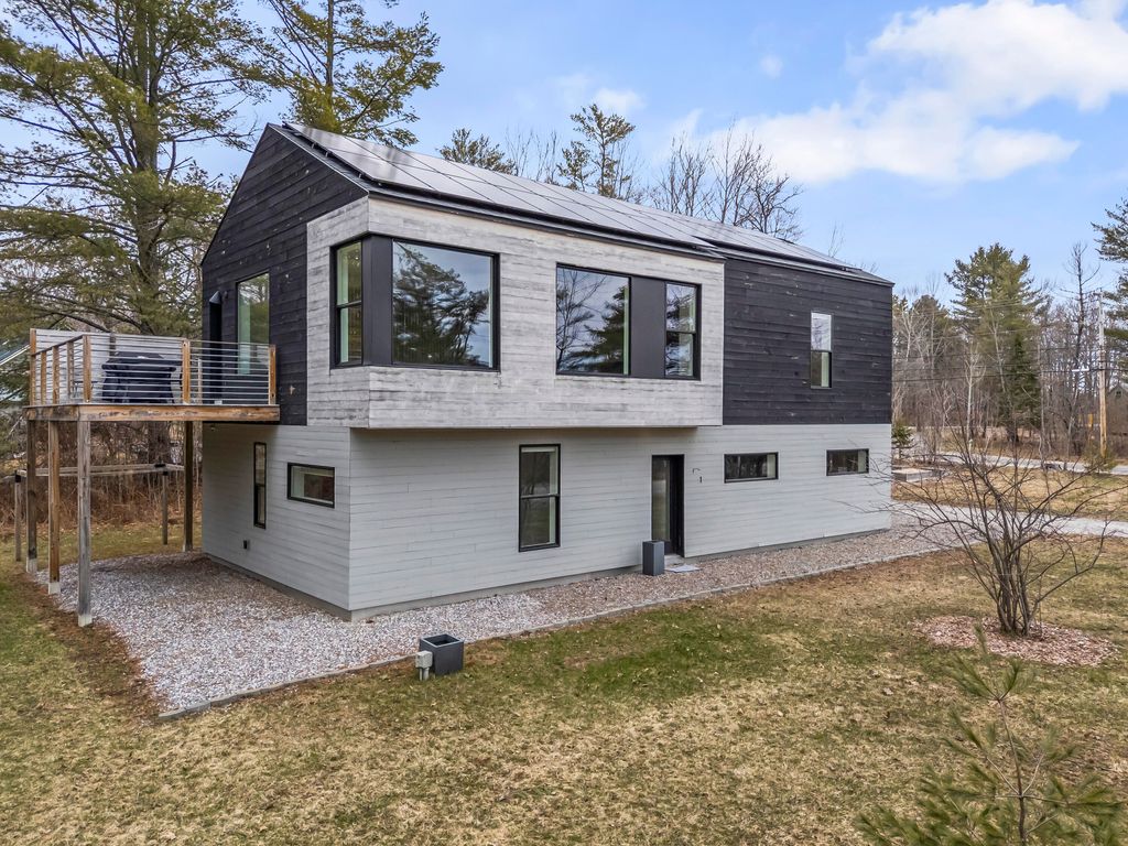 Photo of 1 Cairn Hill Road, Bowdoinham, ME 04008 (MLS # 1655318)