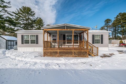 Photo of 27 Tufton Street, Brunswick, ME 04011 (MLS # 1653388)