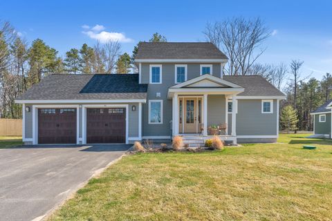Photo of 40 Cascade Circle #33, Kennebunk, ME 04043 (MLS # 1656471)