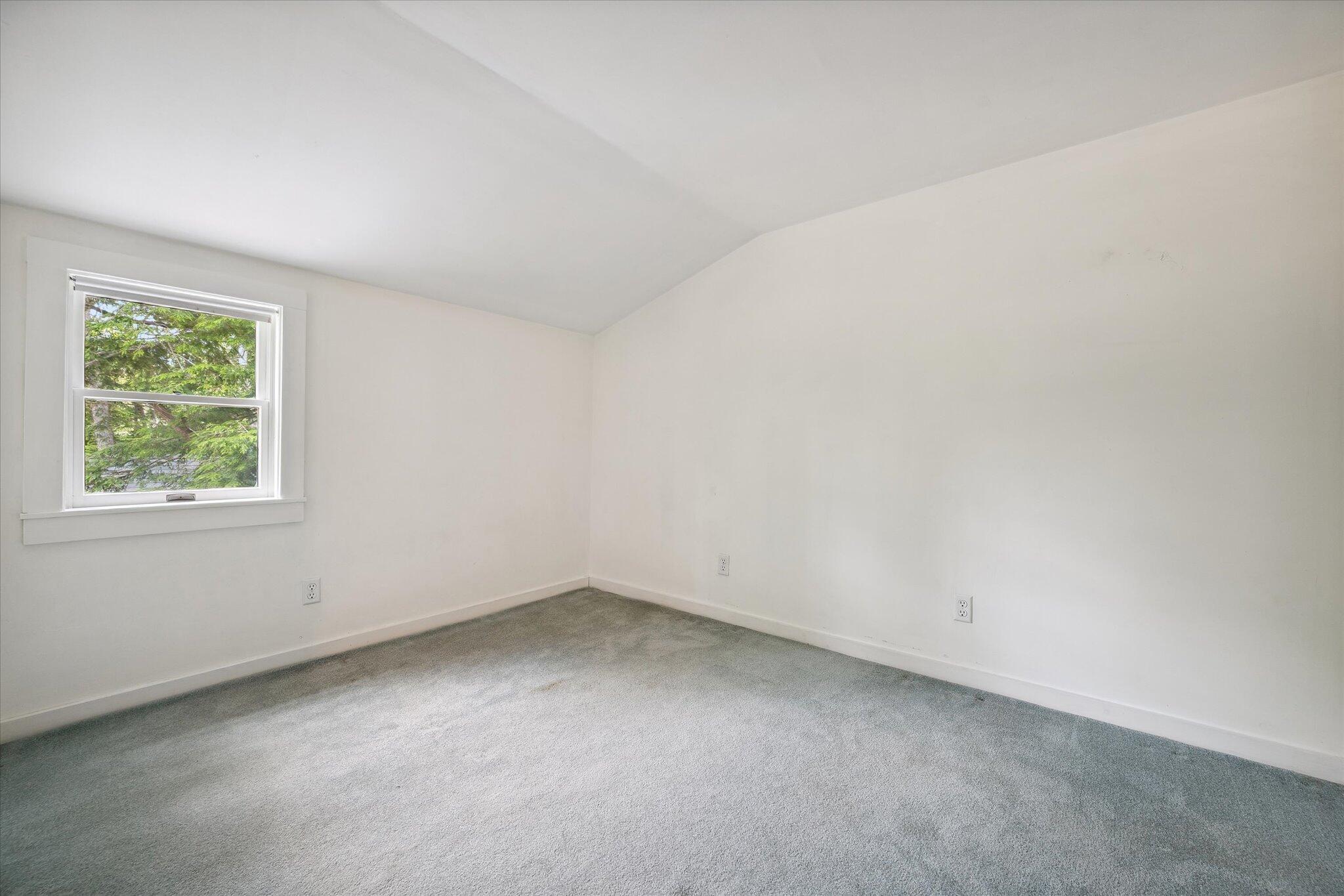 Surry, Maine 04684, United States, 5 Bedrooms Bedrooms, ,2 BathroomsBathrooms,Residential,Active,168258