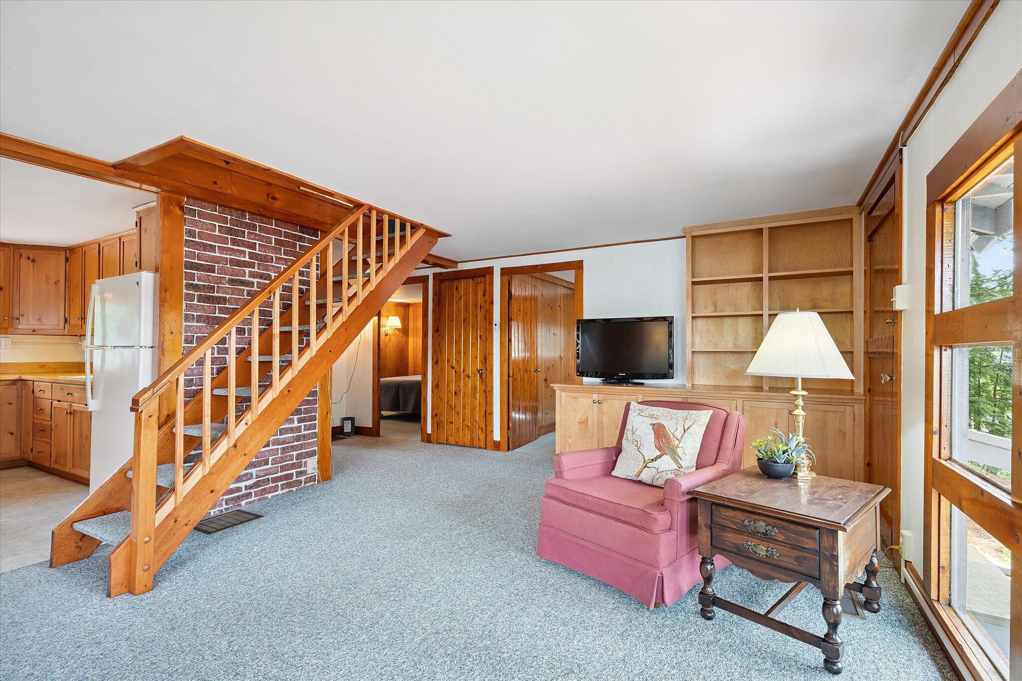 Surry, Maine 04684, United States, 5 Bedrooms Bedrooms, ,2 BathroomsBathrooms,Residential,Active,168258