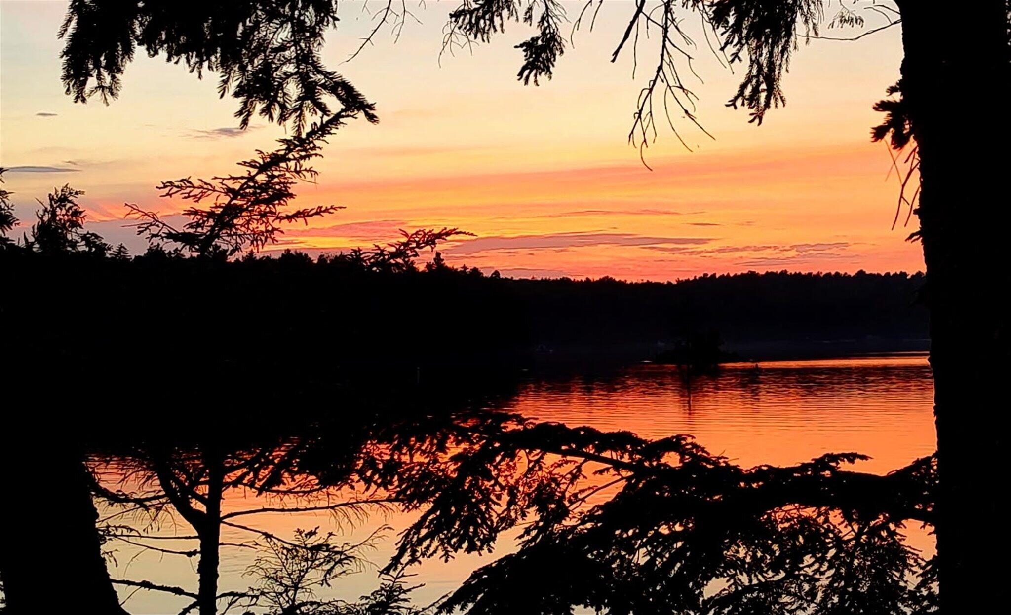 Surry, Maine 04684, United States, 5 Bedrooms Bedrooms, ,2 BathroomsBathrooms,Residential,Active,168258