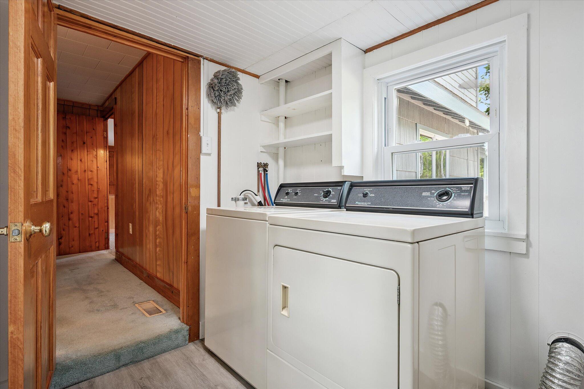 Surry, Maine 04684, United States, 5 Bedrooms Bedrooms, ,2 BathroomsBathrooms,Residential,Active,168258