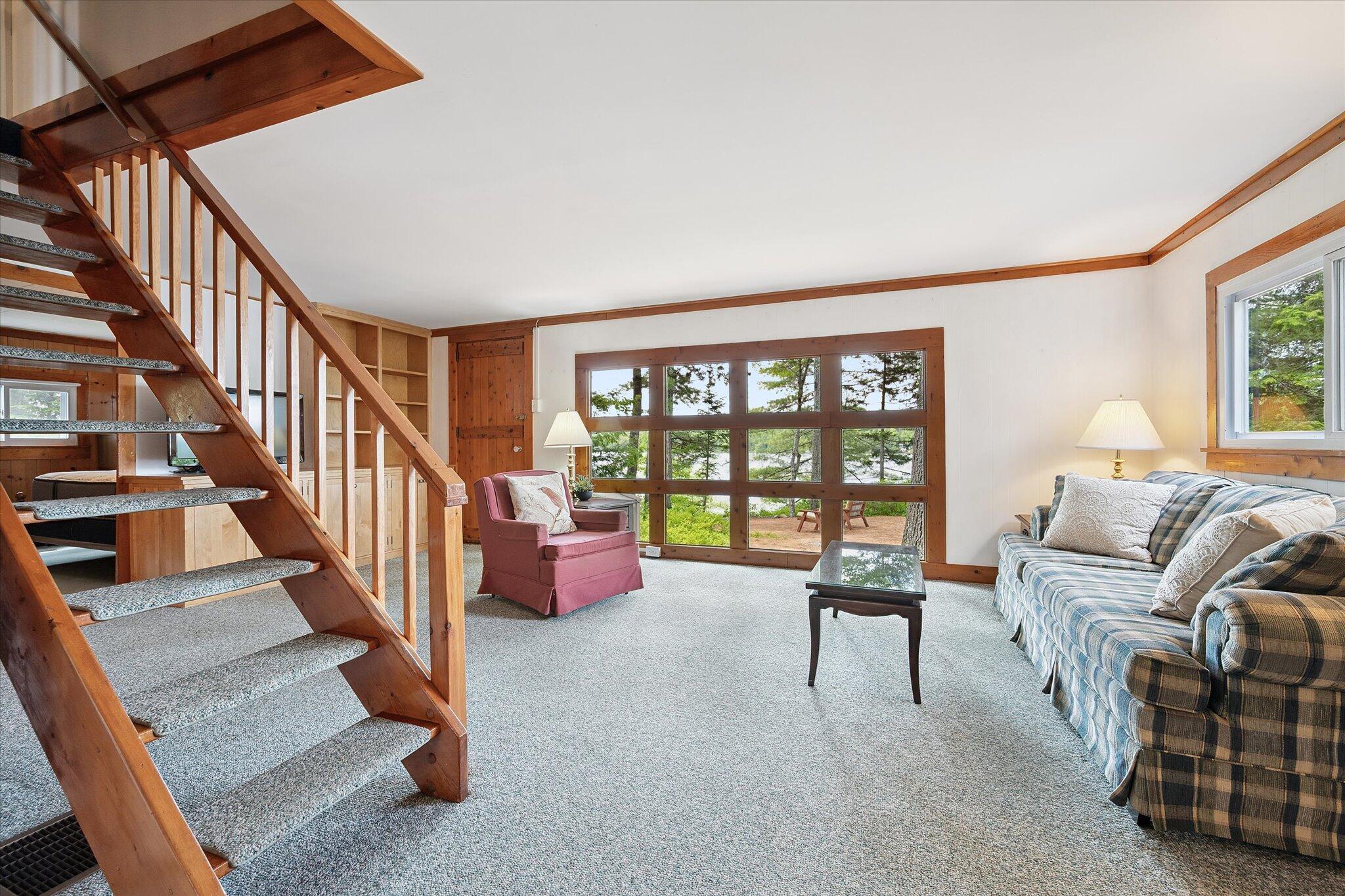 Surry, Maine 04684, United States, 5 Bedrooms Bedrooms, ,2 BathroomsBathrooms,Residential,Active,168258