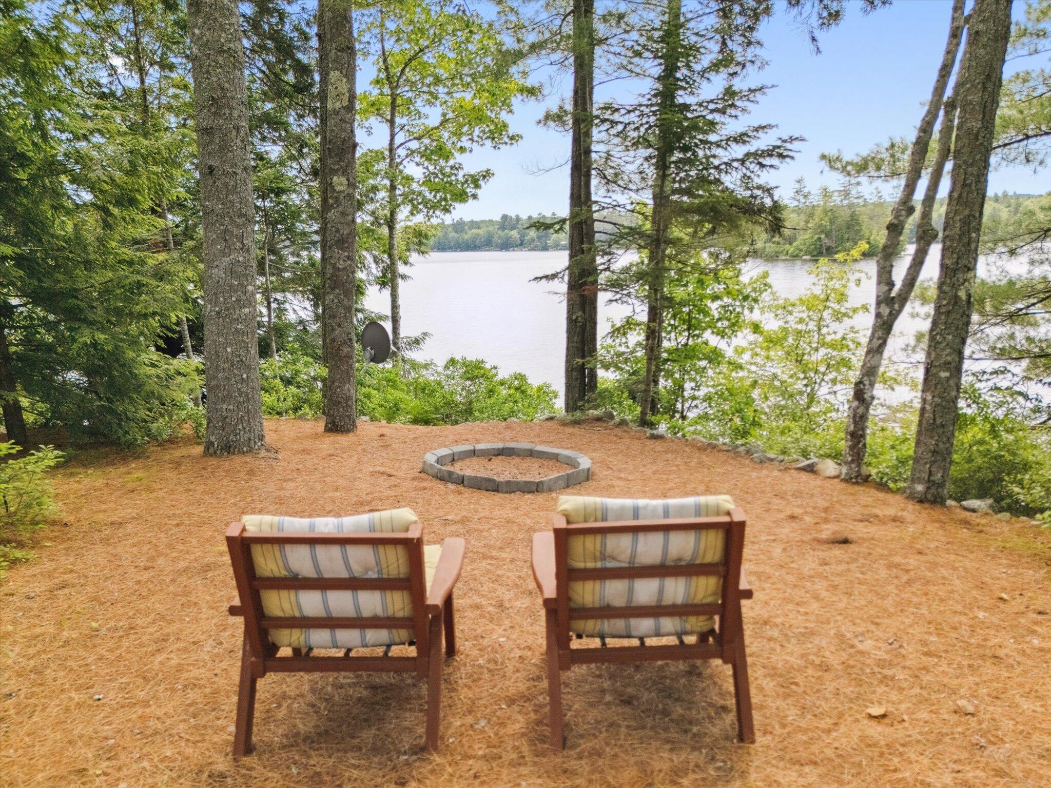 Surry, Maine 04684, United States, 5 Bedrooms Bedrooms, ,2 BathroomsBathrooms,Residential,Active,168258