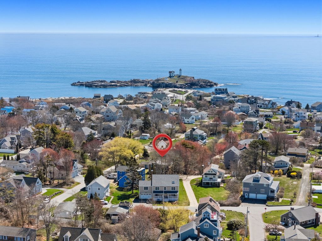 Photo of 54 Shelton Avenue, York, ME 03909 (MLS # 1660313)