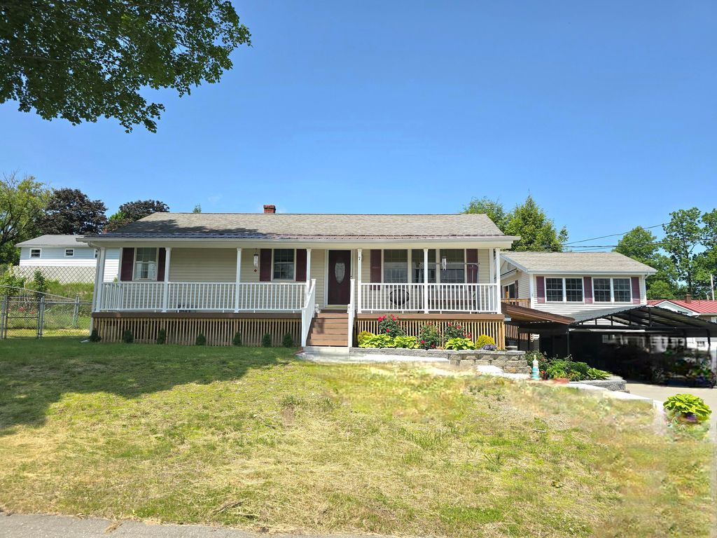 Photo of 7 Lorraine Avenue, Lewiston, ME 04240 (MLS # 1626717)