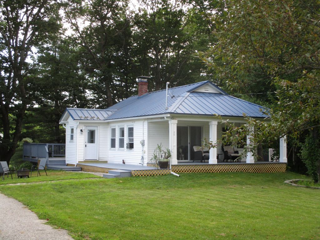 Photo of 20 Towle Avenue, Auburn, ME 04210 (MLS # 1637655)