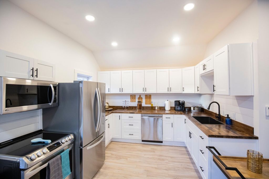 Photo of 127 Howe Street, Lewiston, ME 04240 (MLS # 1660921)