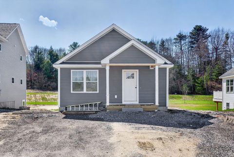Photo of 19 Feldspar Lane #10, Cumberland, ME 04021 (MLS # 1652858)