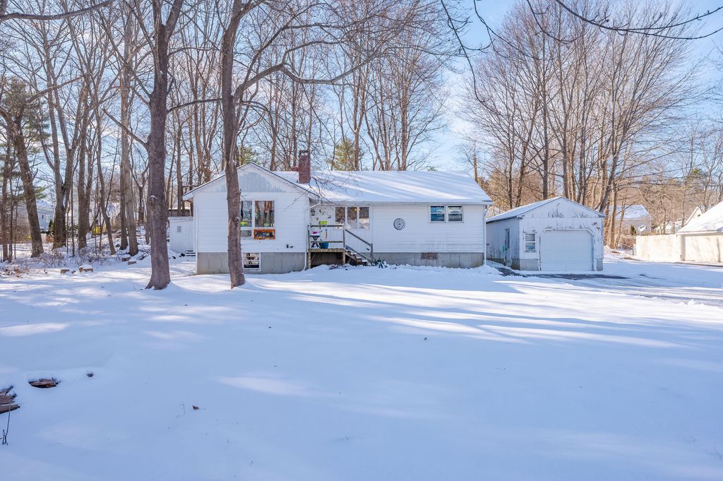 Photo of 2 Wainwright Avenue, Kittery, ME 03904 (MLS # 1645735)