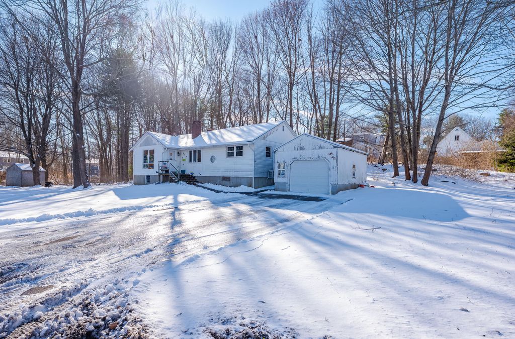 Photo of 2 Wainwright Avenue, Kittery, ME 03904 (MLS # 1645735)