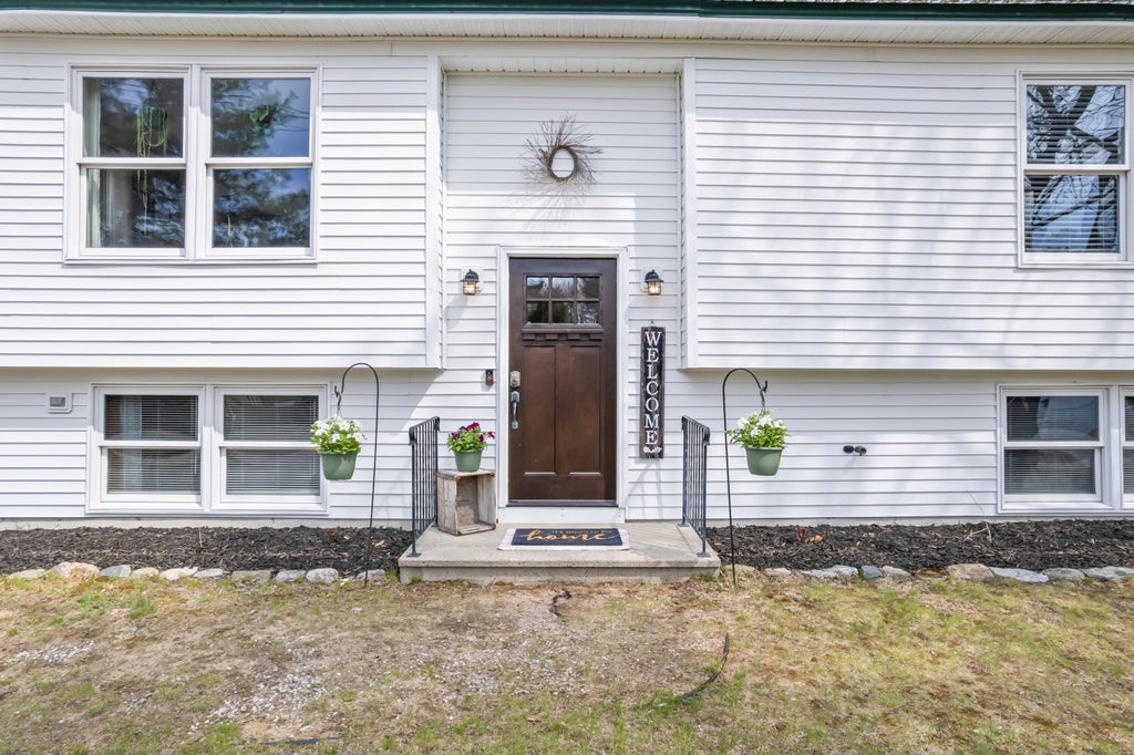 Photo of 7 Bickford Avenue, Brunswick, ME 04011 (MLS # 1661074)