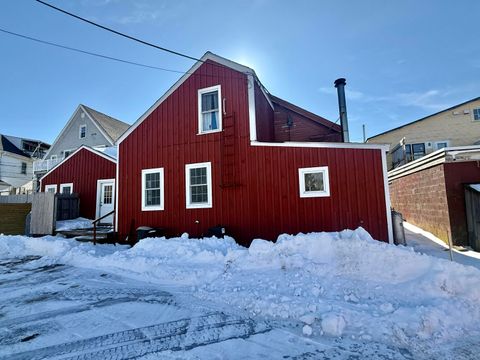 Photo of 54 W Main Street, Vinalhaven, ME 04863 (MLS # 1651343)