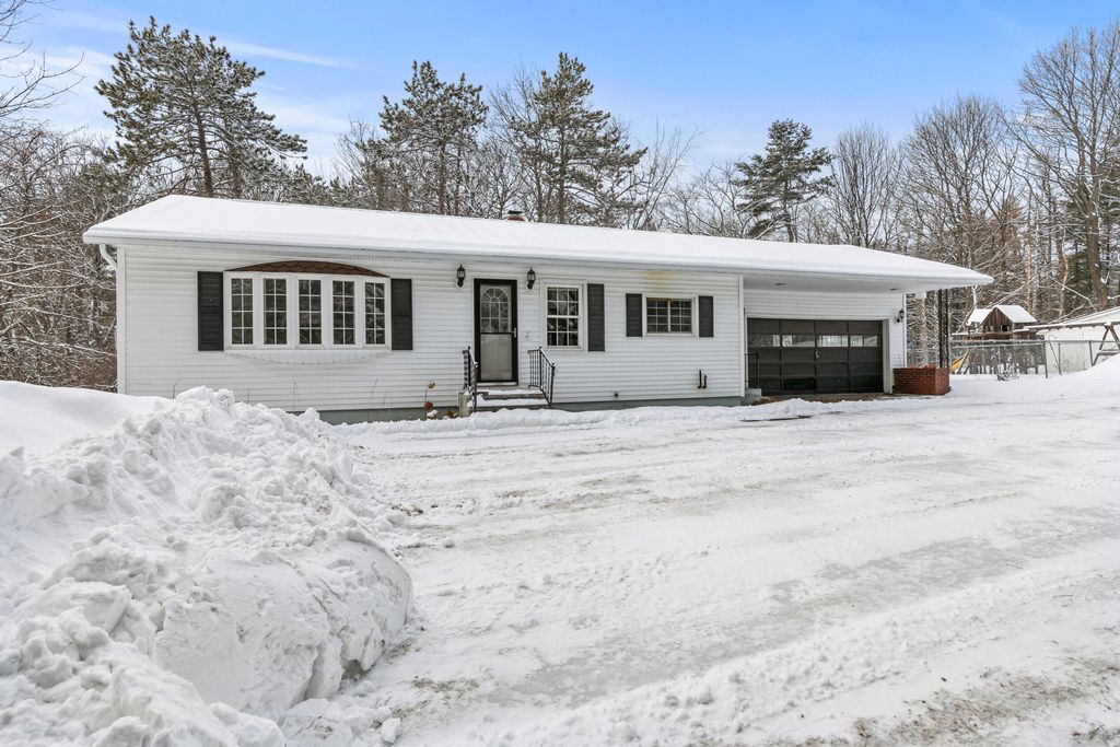 Photo of 628 Main Street, Lewiston, ME 04240 (MLS # 1650042)