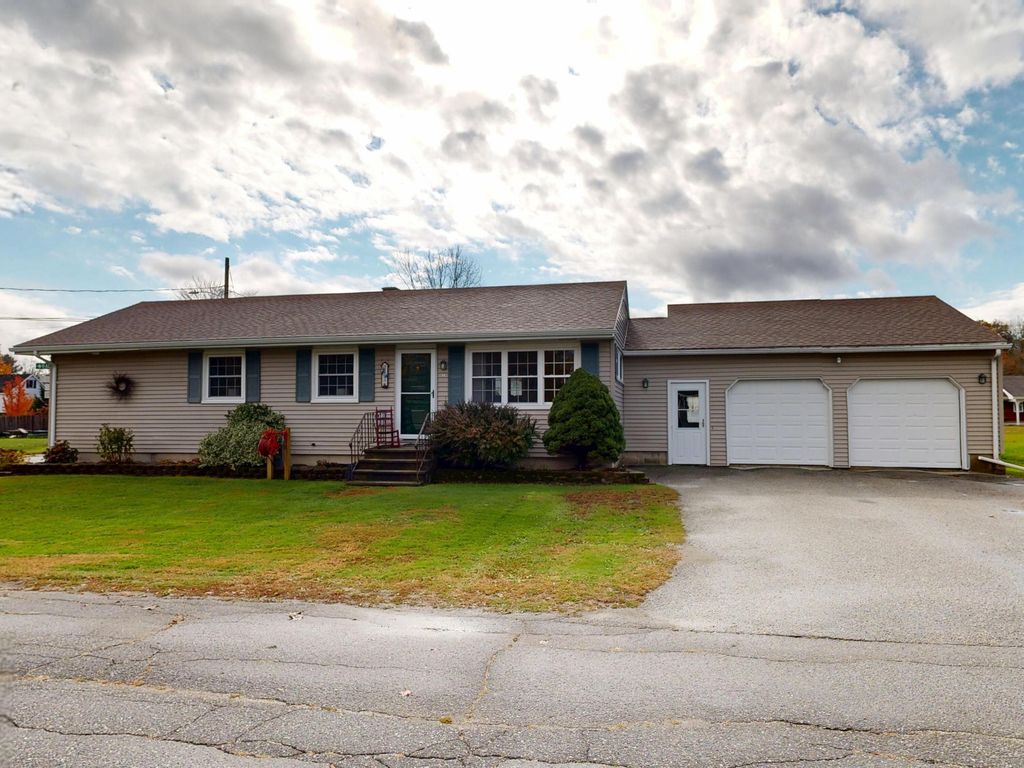 Photo of 49 Rachel Boulevard, Lewiston, ME 04240 (MLS # 1641707)