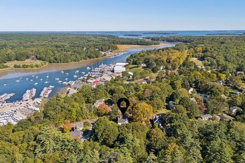 Photo of 51 Pleasant Street, Yarmouth, ME 04096 (MLS # 1638542)