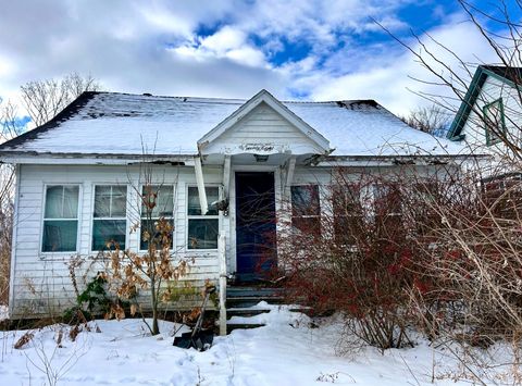 Photo of 28 Pearl Street, Bangor, ME 04401 (MLS # 1651133)