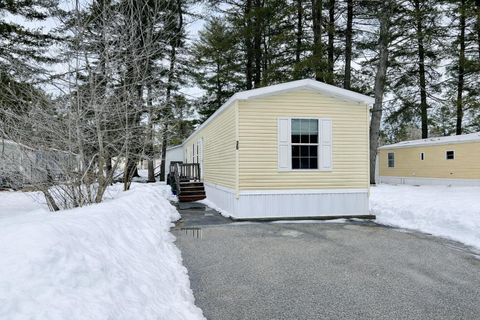 Photo of 36 Franklin Parkway, Brunswick, ME 04011 (MLS # 1654197)