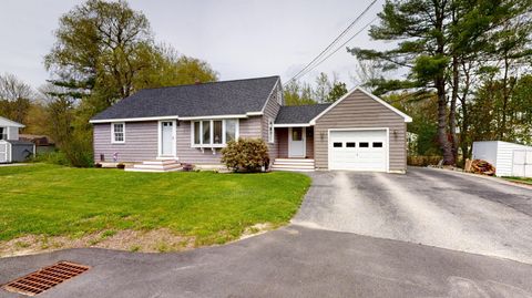 Photo of 17 Orchard Circle, Lewiston, ME 04240 (MLS # 1662837)