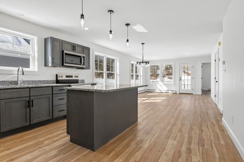 Photo of 13 Feldspar Lane #7, Cumberland, ME 04021 (MLS # 1653548)