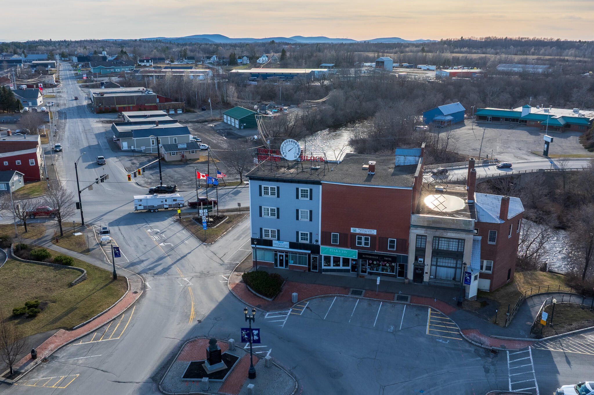 4 Market Square