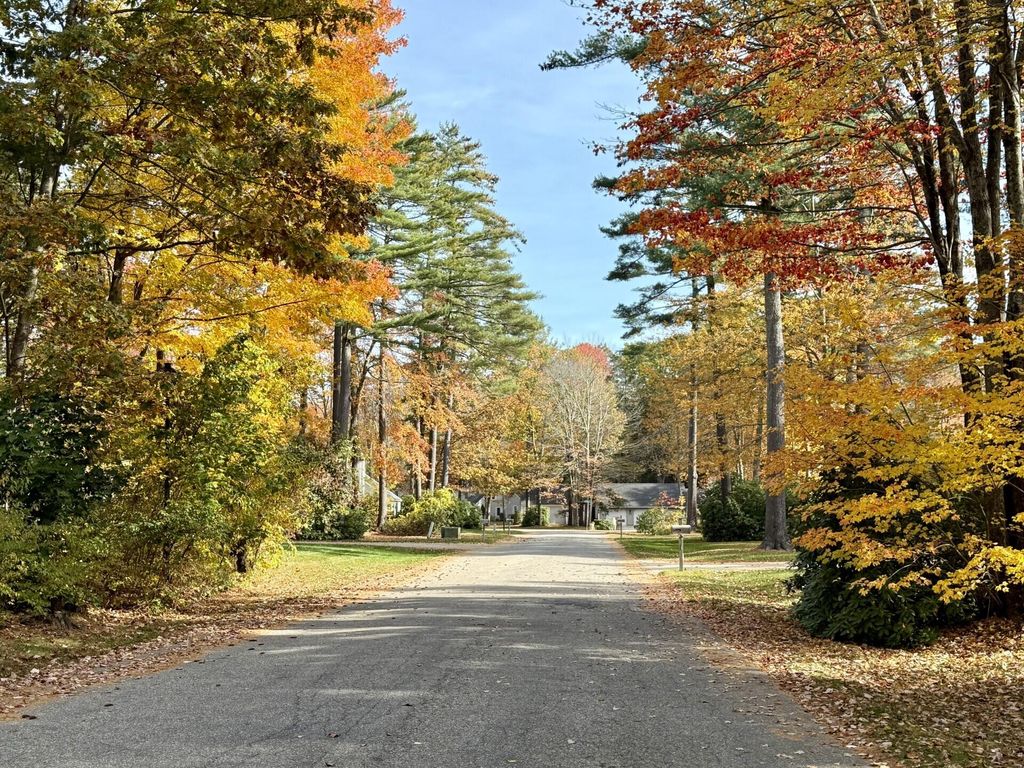 Photo of 14 Oakwood Lane #14, Kennebunk, ME 04043 (MLS # 1641507)