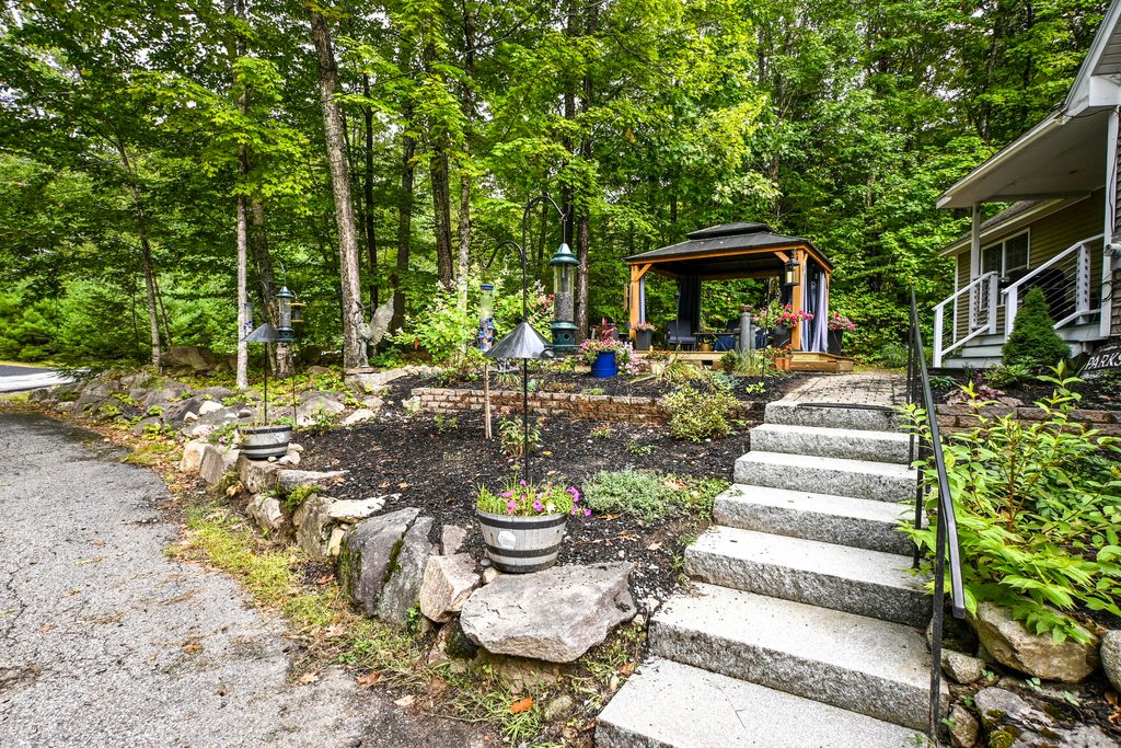 Photo of 22 Eisenhower Court, Naples, ME 04055 (MLS # 1663756)