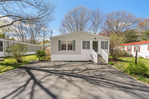 Photo of 12 Whistle Stop Circle, Wells, ME 04090 (MLS # 1662529)