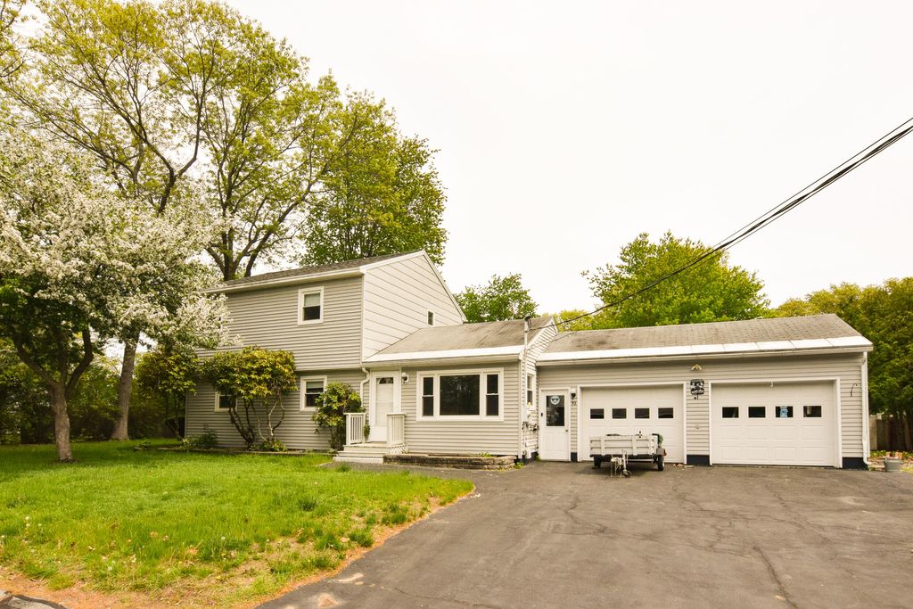 Photo of 92 Farview Drive, Sanford, ME 04073 (MLS # 1663692)
