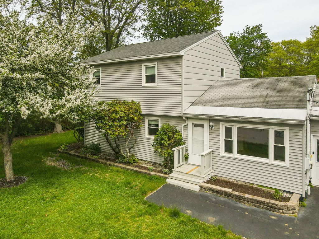 Photo of 92 Farview Drive, Sanford, ME 04073 (MLS # 1663692)