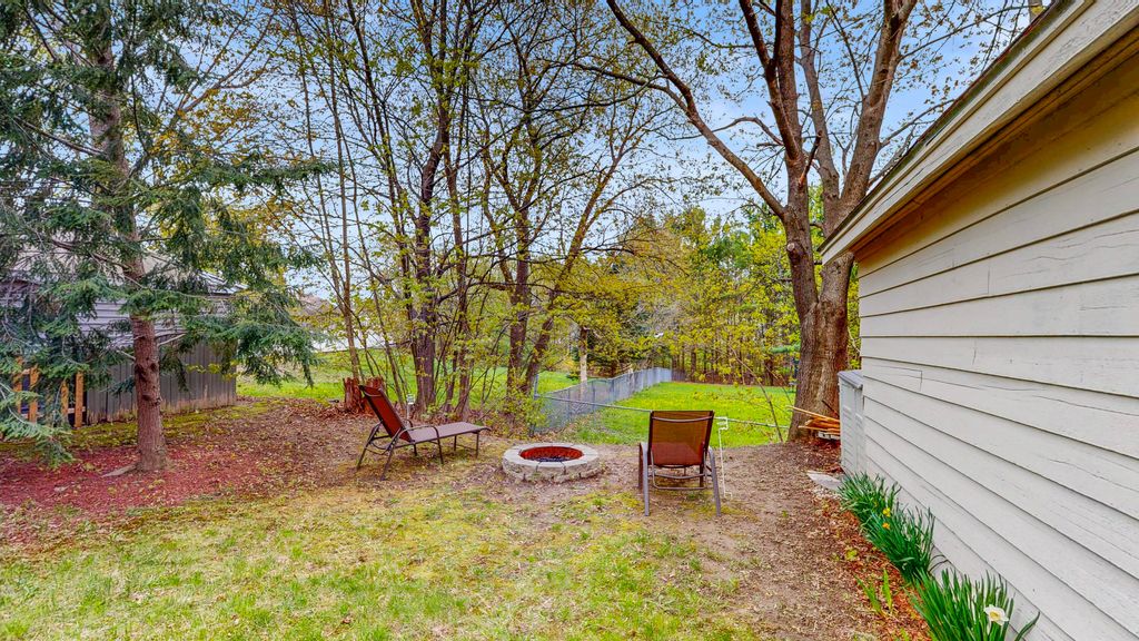 Photo of 19 Fairlawn Avenue, Lewiston, ME 04240 (MLS # 1661778)
