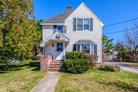 Photo of 22 Davis Street, Portland, ME 04102 (MLS # 1660663)