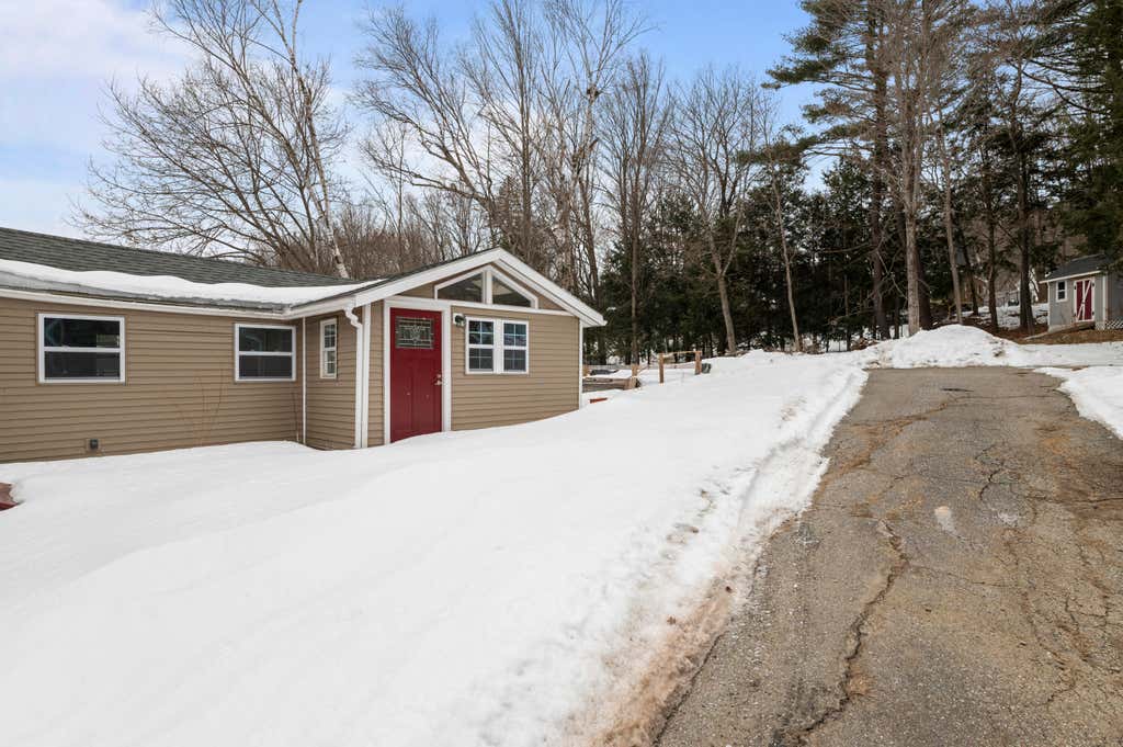 Photo of 7 Spring Street, Hallowell, ME 04347 (MLS # 1654450)