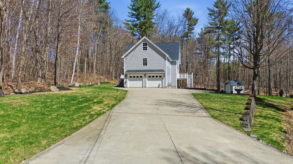 Photo of 43 Hoyt Drive, Monmouth, ME 04259 (MLS # 1661076)