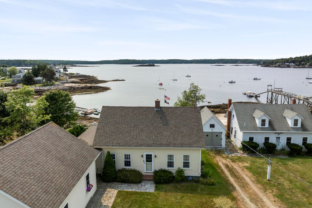 Photo of 1 Fish Point Road, Bristol, ME 04554 (MLS # 1662201)