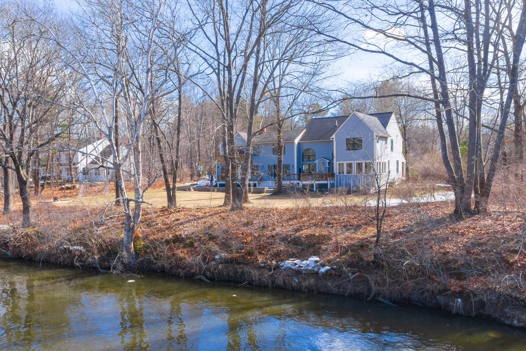 Photo of 20 Island Park, Yarmouth, ME 04096 (MLS # 1655736)