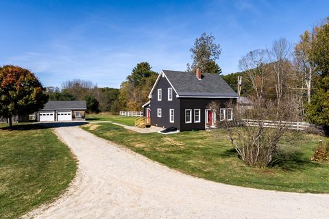 Photo of 890 Elmwood Road, Pownal, ME 04069 (MLS # 1640810)