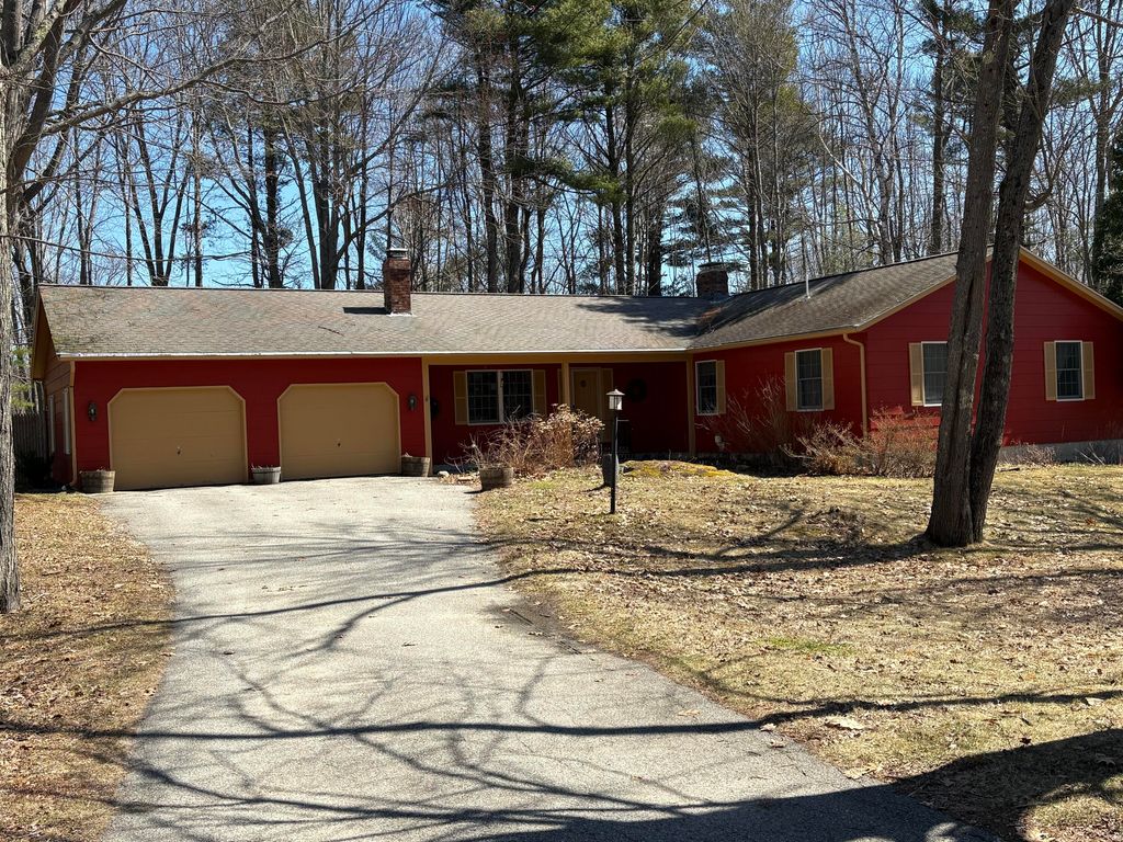 Photo of 34 McAuley Road, Cape Elizabeth, ME 04107 (MLS # 1657072)