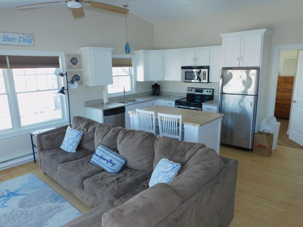 Photo of 8 Oceanside Avenue #2, York, ME 03909 (MLS # 1653272)