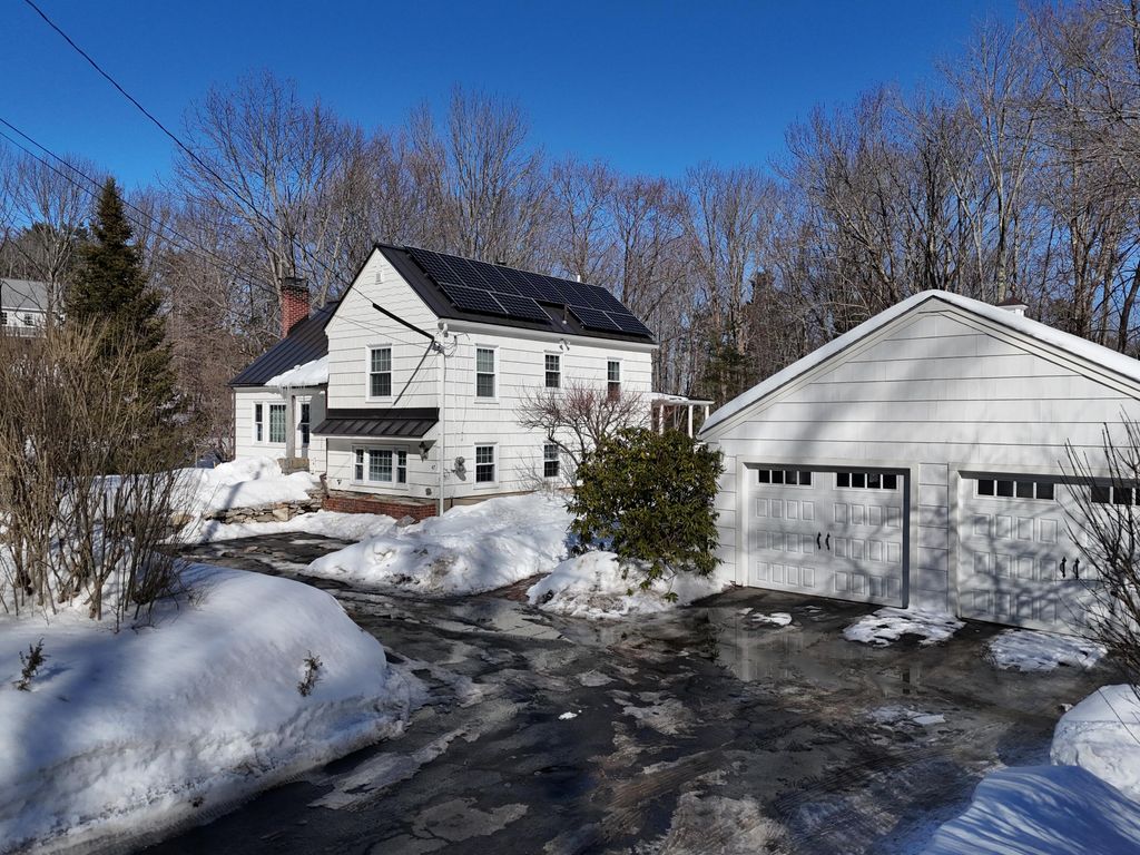 Photo of 47 Pleasant Hill Road, Falmouth, ME 04105 (MLS # 1652904)