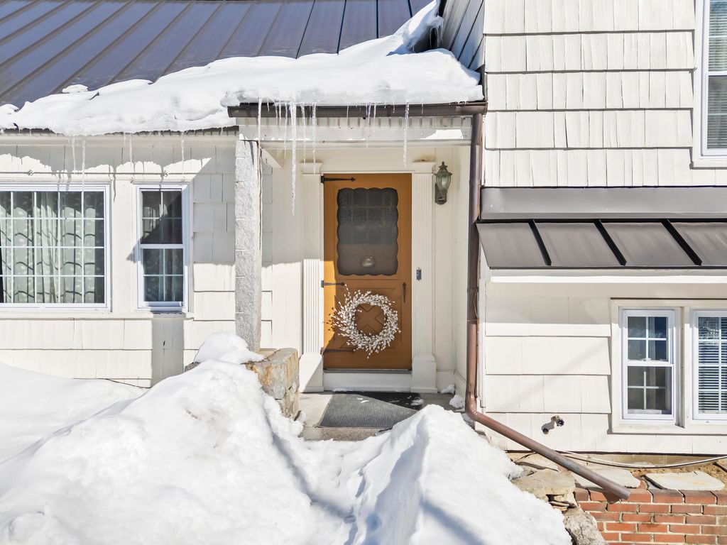 Photo of 47 Pleasant Hill Road, Falmouth, ME 04105 (MLS # 1652904)