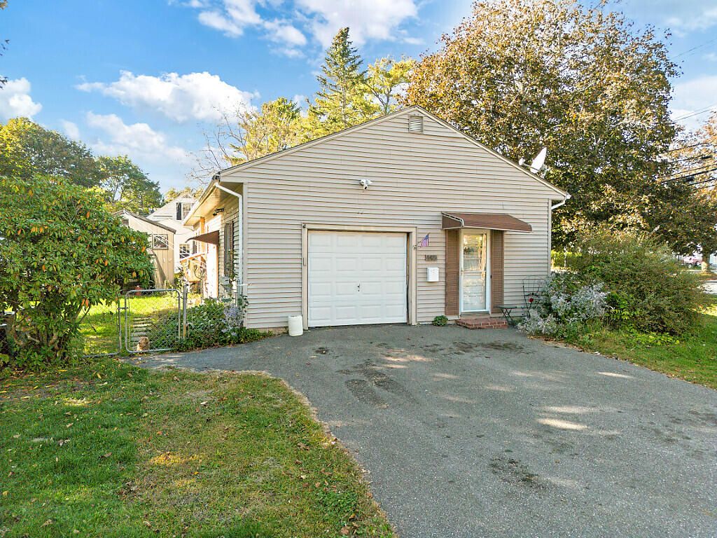 Photo of 148 Eastern Avenue, Augusta, ME 04330 (MLS # 1640255)